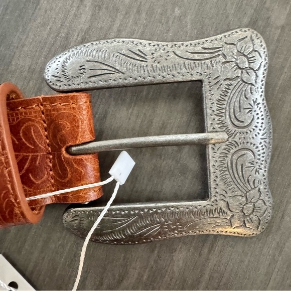 MOST WANTED Leather Wide Western Buckle Tooled Embellished Belt size L NWT - Picture 6 of 9